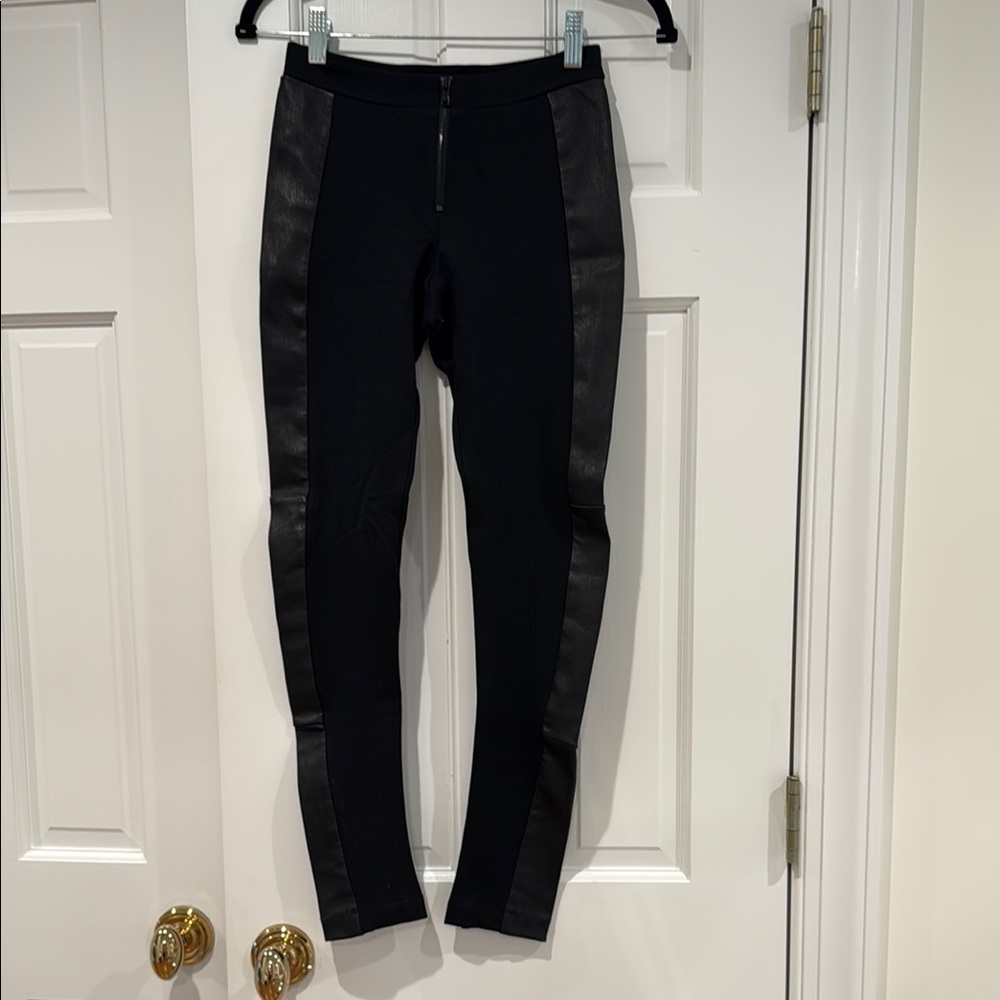 Alice + Olivia Black Leggings